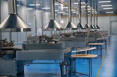 石榴“链”出幸福路 茶叶